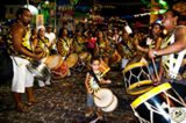 Foto 1 - Grupo percussivo tambores de quilombo